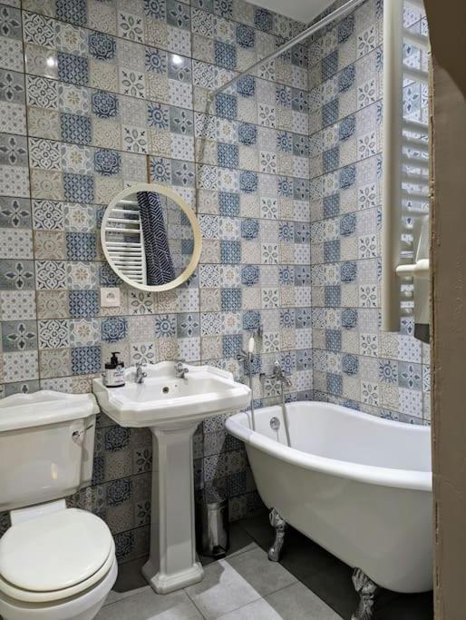 L'Appartement Du Voisin D'Hugo Besanzón Exterior foto